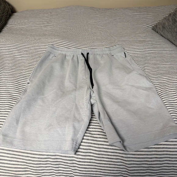 Men's Old Navy Active Draw String Shorts. - Picture 1 of 3